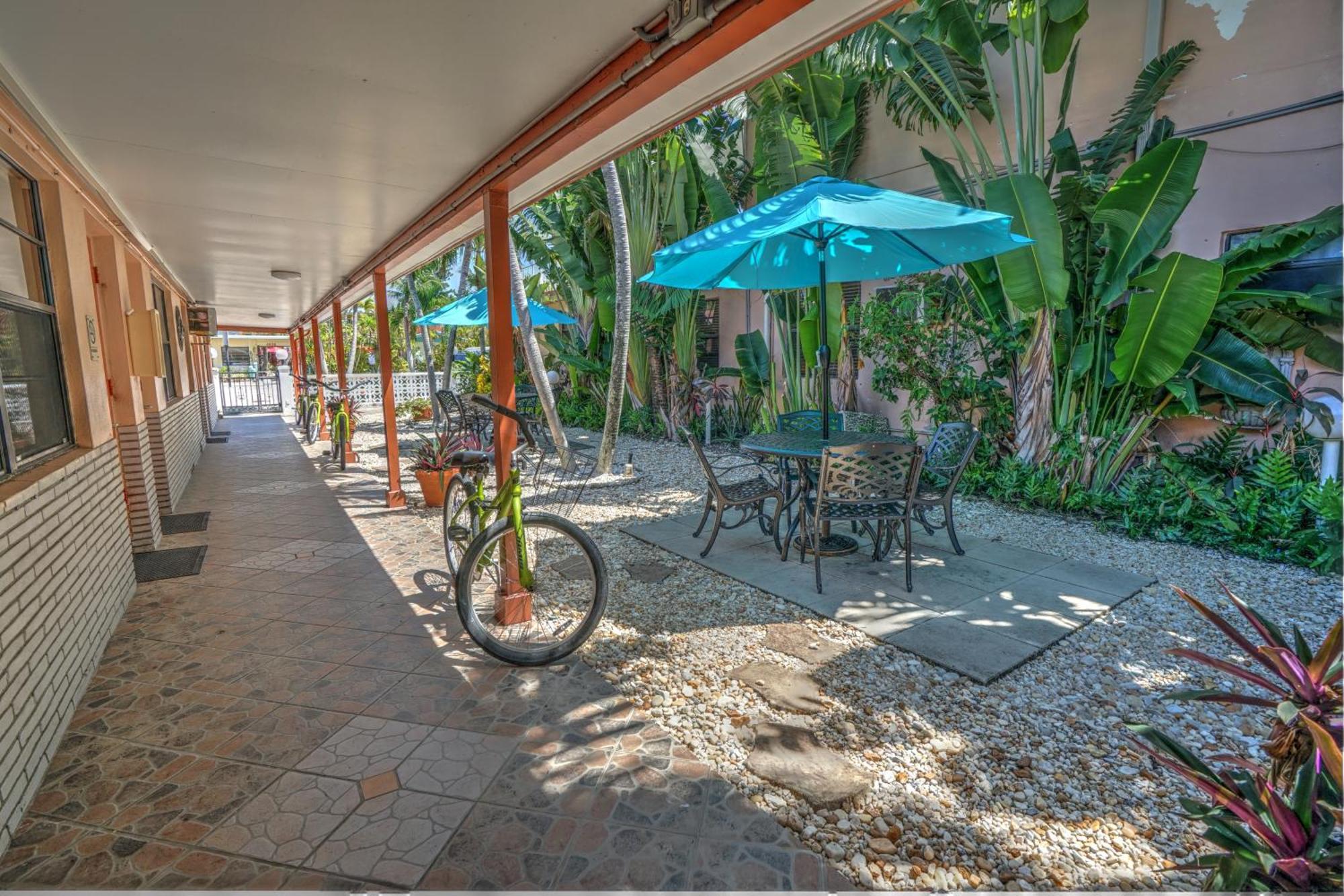 Sea Garden By The Sea Hotell Lauderdale-by-the-Sea Exteriör bild